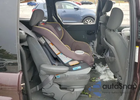 2004 Chrysler Town-Count z USA, uszkodzony, nr VIN 2C4GP44R74R507807